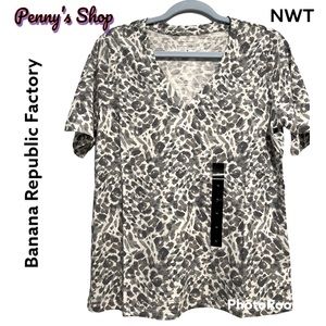Banana Republic Factory Gray Leopard Print Short Sleeve Tee